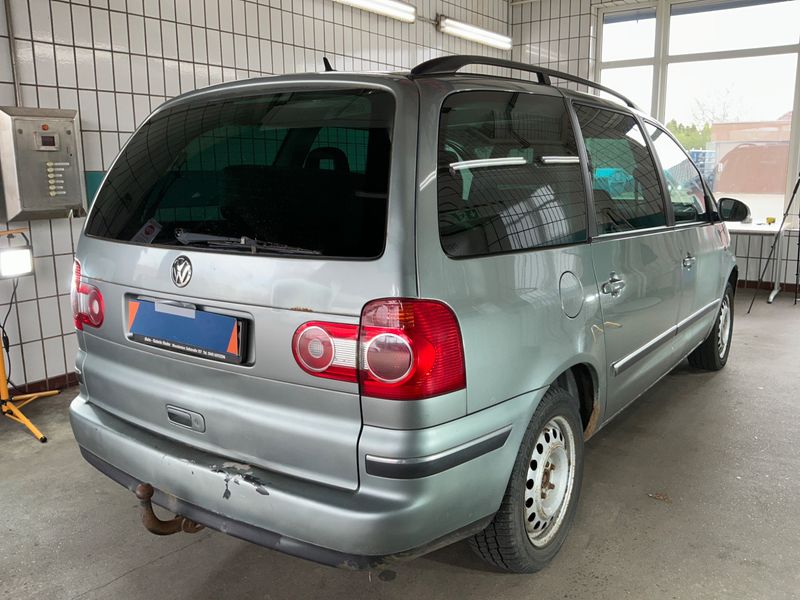 Volkswagen Sharan 1.9 TDI Sportline 2005 – снимка 2