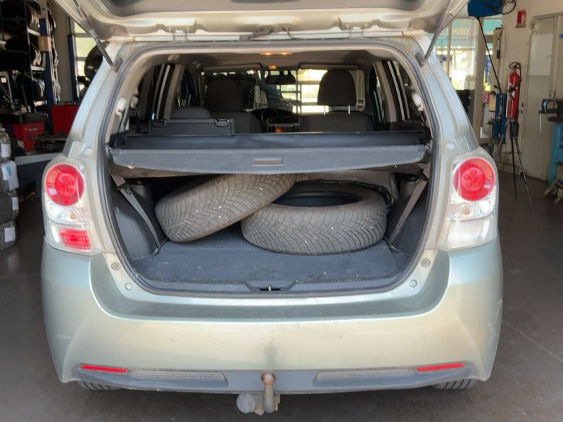 Toyota Verso 2.0 D-4D Dynamic 2013 – снимка 10