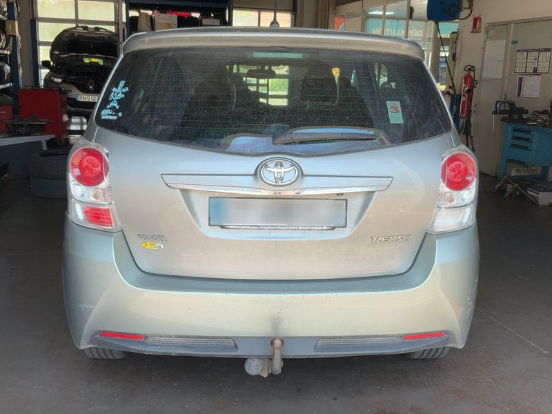 Toyota Verso 2.0 D-4D Dynamic 2013 – снимка 5