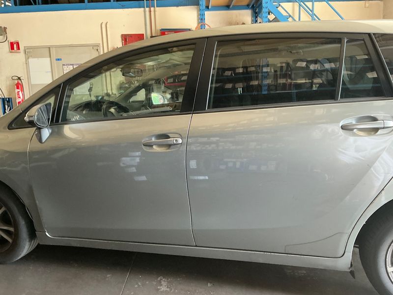 Toyota Verso 2.0 D-4D Dynamic 2013 – снимка 4