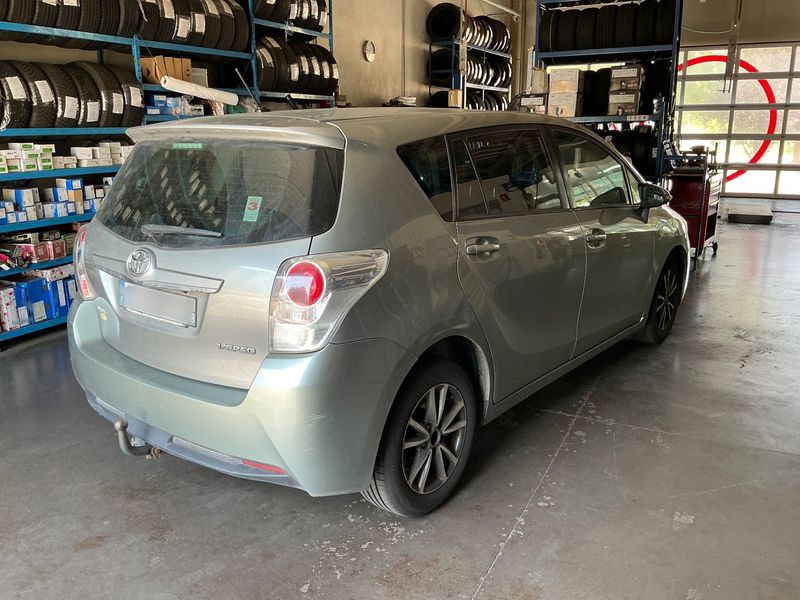 Toyota Verso 2.0 D-4D Dynamic 2013 – снимка на щета