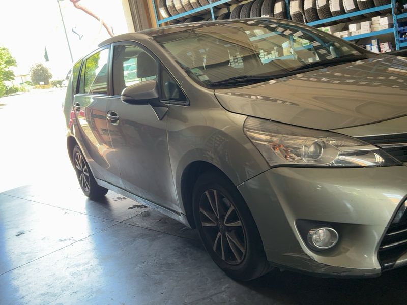 Toyota Verso 2.0 D-4D Dynamic 2013 – снимка на щета