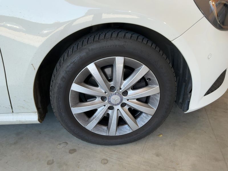 Mercedes-Benz A-Klasse A 200 BlueEfficiency Urban 2013 – снимка 11