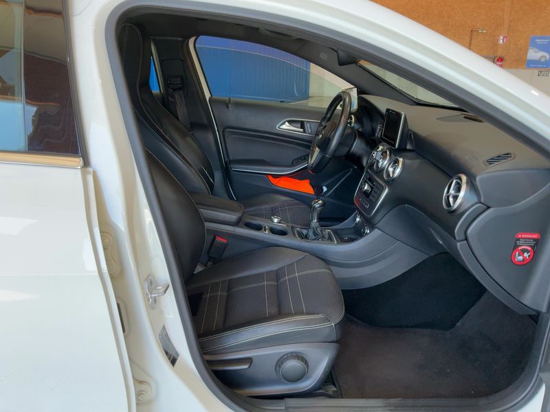 Mercedes-Benz A-Klasse A 200 BlueEfficiency Urban 2013 – снимка 17