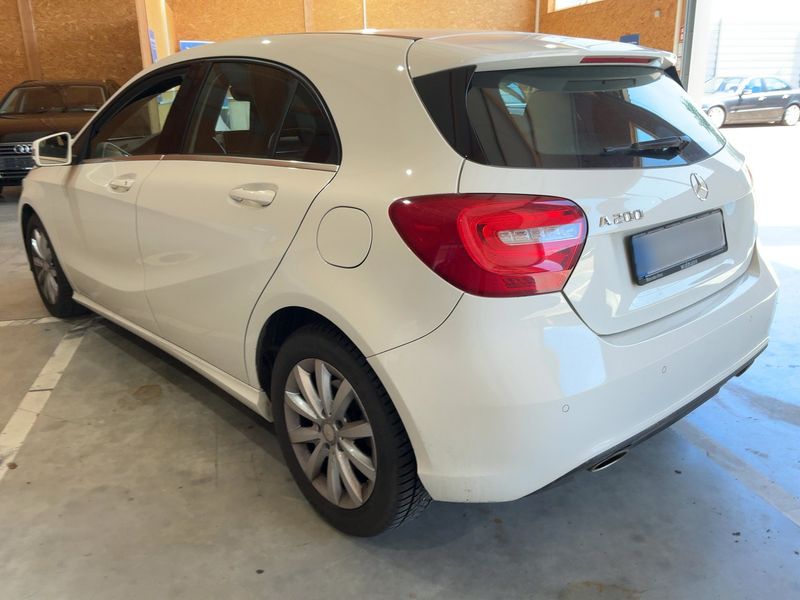 Mercedes-Benz A-Klasse A 200 BlueEfficiency Urban 2013 – снимка 6