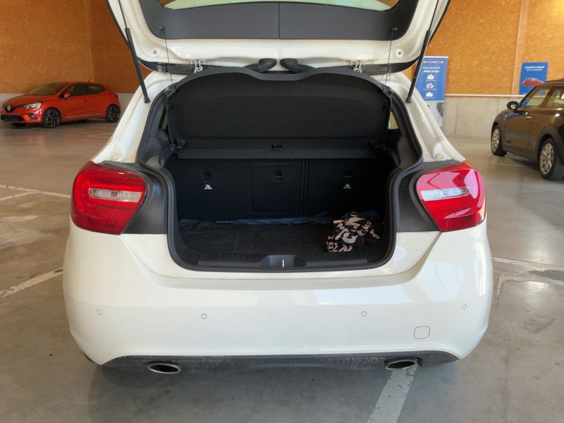 Mercedes-Benz A-Klasse A 200 BlueEfficiency Urban 2013 – снимка 16