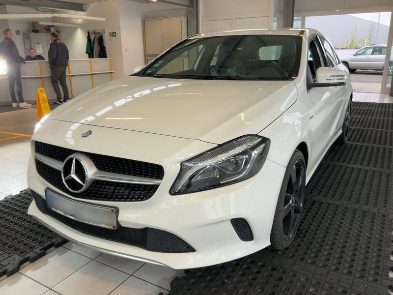 Mercedes-Benz A-Klasse A 200 CDI 4Matic Urban 2016 – снимка 1