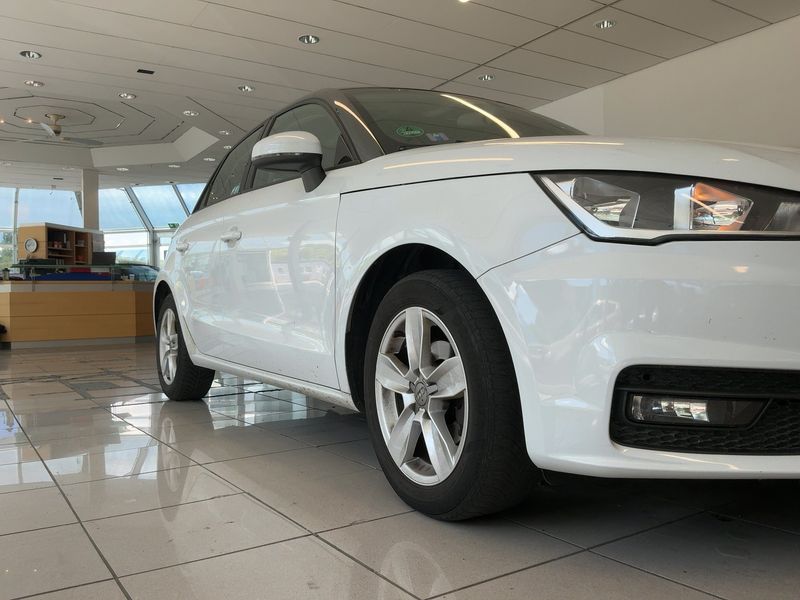 Audi A1 Sportback 1.0 TFSI 2015 – снимка 12