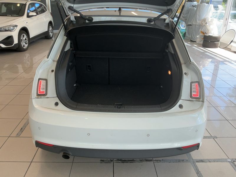 Audi A1 Sportback 1.0 TFSI 2015 – снимка 15