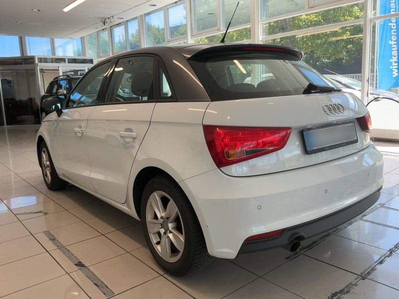 Audi A1 Sportback 1.0 TFSI 2015 – снимка 6