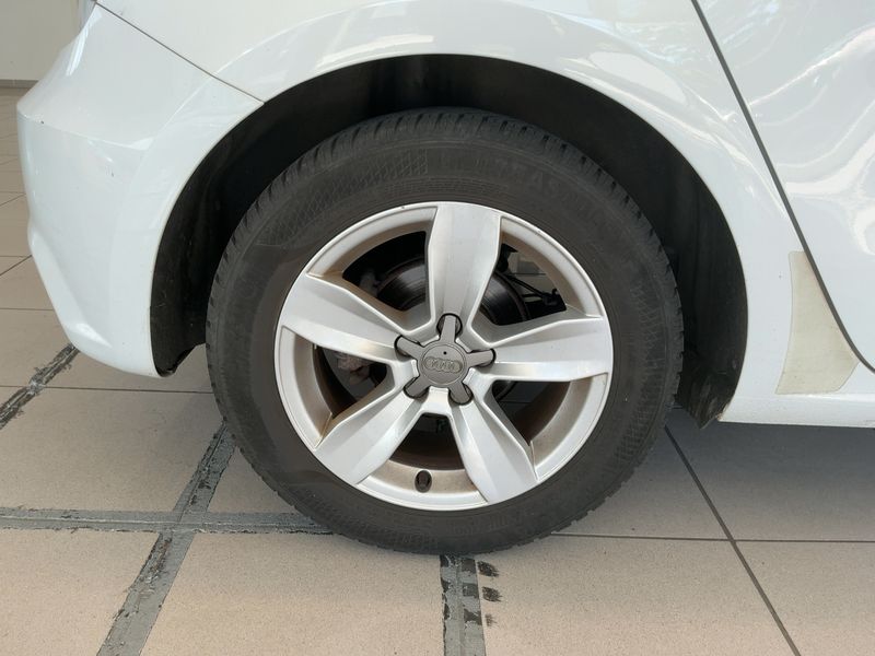 Audi A1 Sportback 1.0 TFSI 2015 – снимка 9
