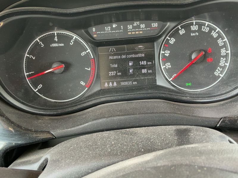 Opel Corsa 1.4 LPG Selective 2016 – снимка 18