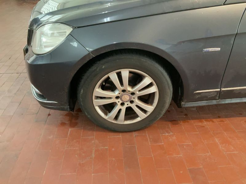 Mercedes-Benz E-Klasse E 200 CGI BlueEfficiency Elegance 2011 – снимка 3