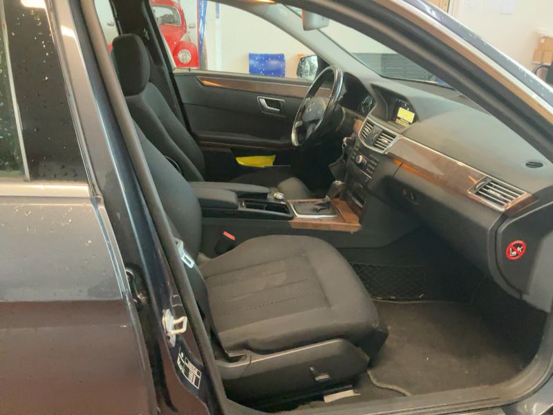 Mercedes-Benz E-Klasse E 200 CGI BlueEfficiency Elegance 2011 – снимка 17