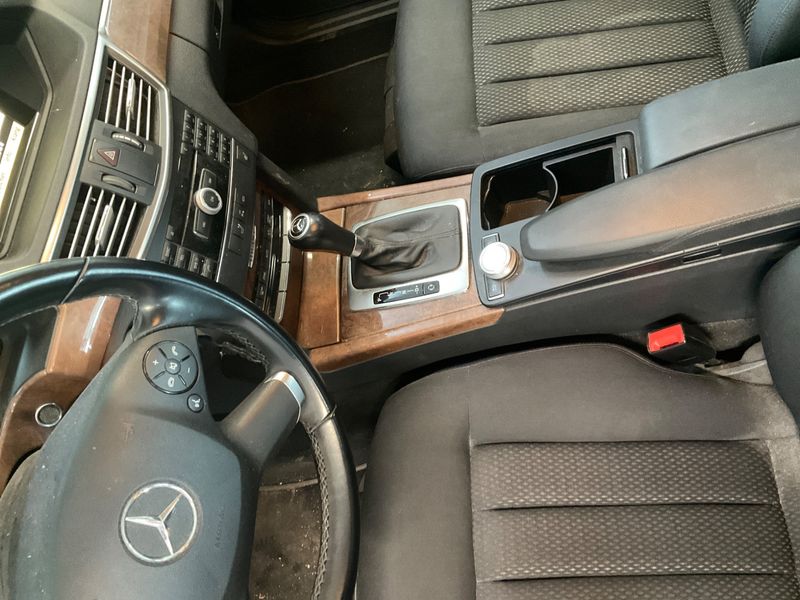 Mercedes-Benz E-Klasse E 200 CGI BlueEfficiency Elegance 2011 – снимка 35