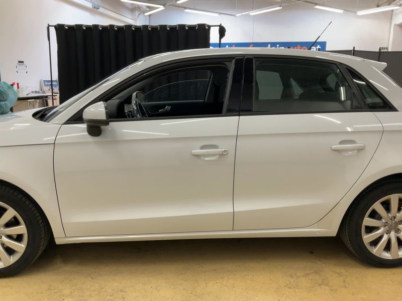 Audi A1 Sportback 1.6 TDI Ambition 2013 – снимка 4