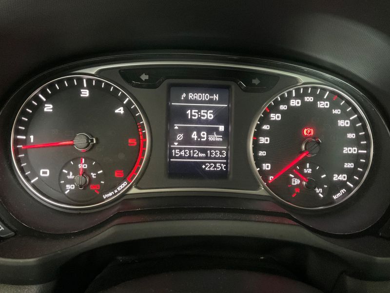 Audi A1 Sportback 1.6 TDI Ambition 2013 – снимка 18