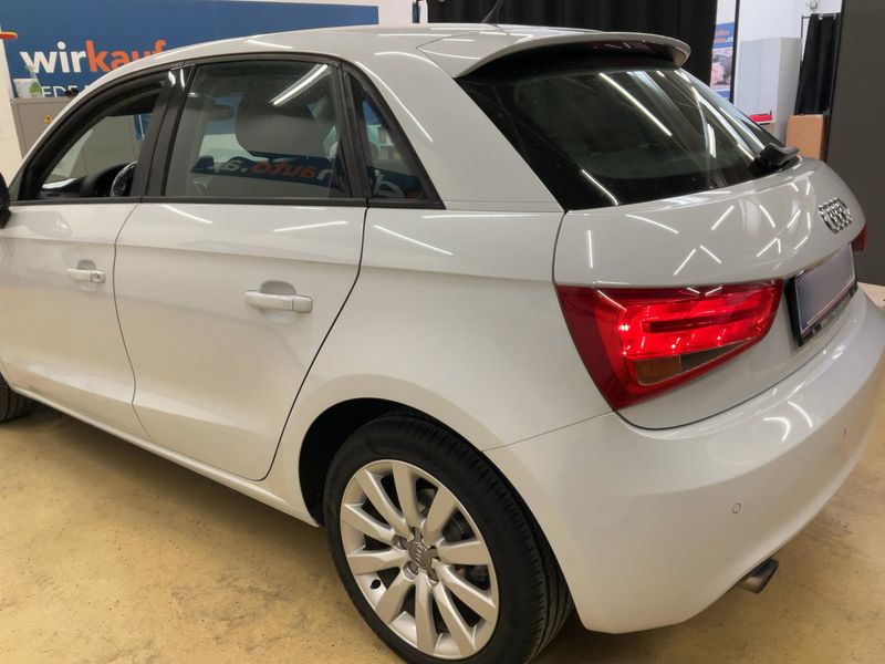 Audi A1 Sportback 1.6 TDI Ambition 2013 – снимка 6