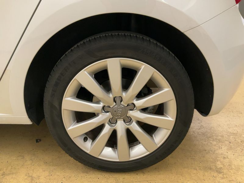 Audi A1 Sportback 1.6 TDI Ambition 2013 – снимка 5