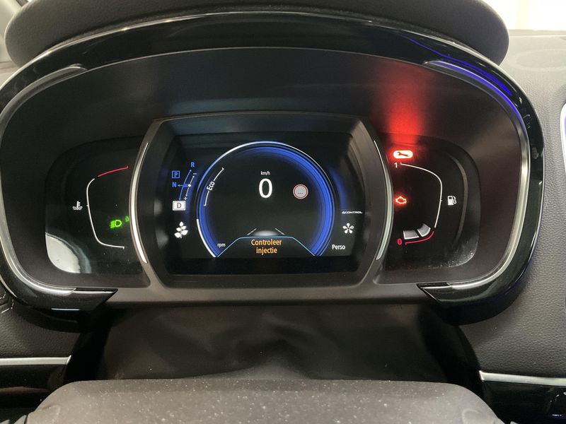 Renault Espace 1.6 dCi Energy Initiale Paris 2017 – снимка 19