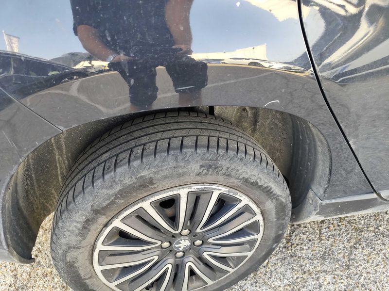 Peugeot 2008 1.5 Blue-HDi Allure 2019 – снимка 18