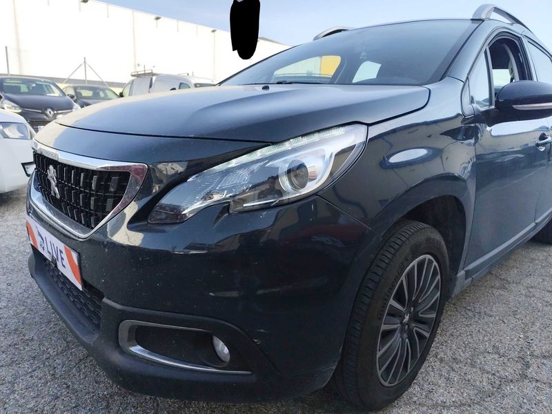 Peugeot 2008 1.5 Blue-HDi Allure 2019 – снимка 2
