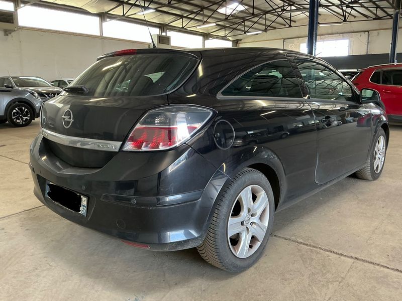 Opel Astra GTC 1.7 CDTI Astra Van 2011 – снимка 2