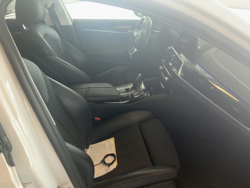 BMW 5er 520d Mild-Hybrid xDrive Sport Line 2020 – снимка 17