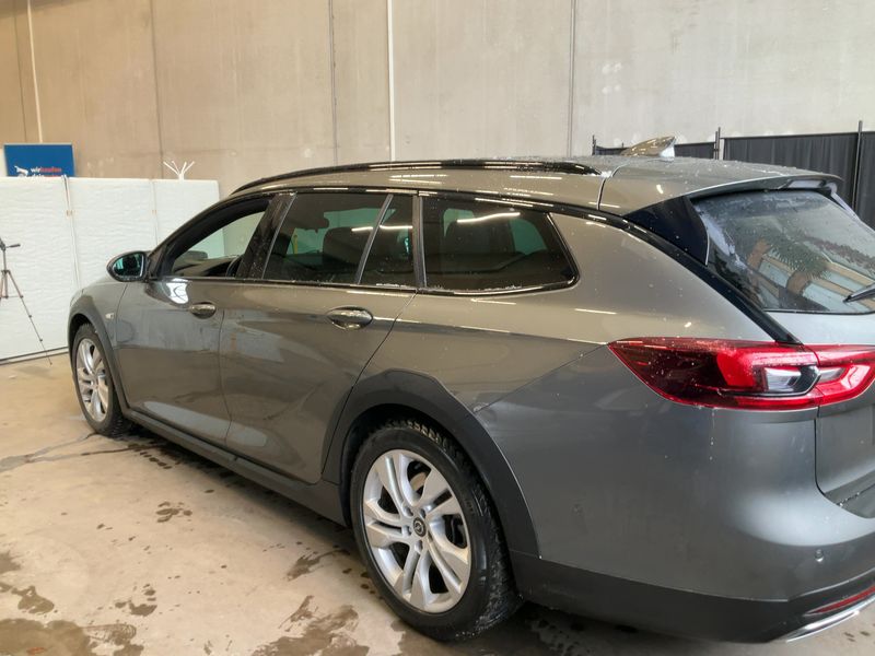 Opel Insignia Country Tourer 2.0 CDTI Basis 4x4 2019 – снимка 6