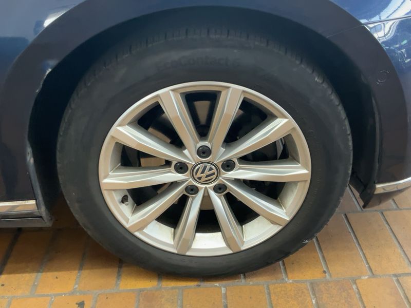 Volkswagen Passat 2.0 TDI Highline BlueMotion Tech 2015 – снимка 11
