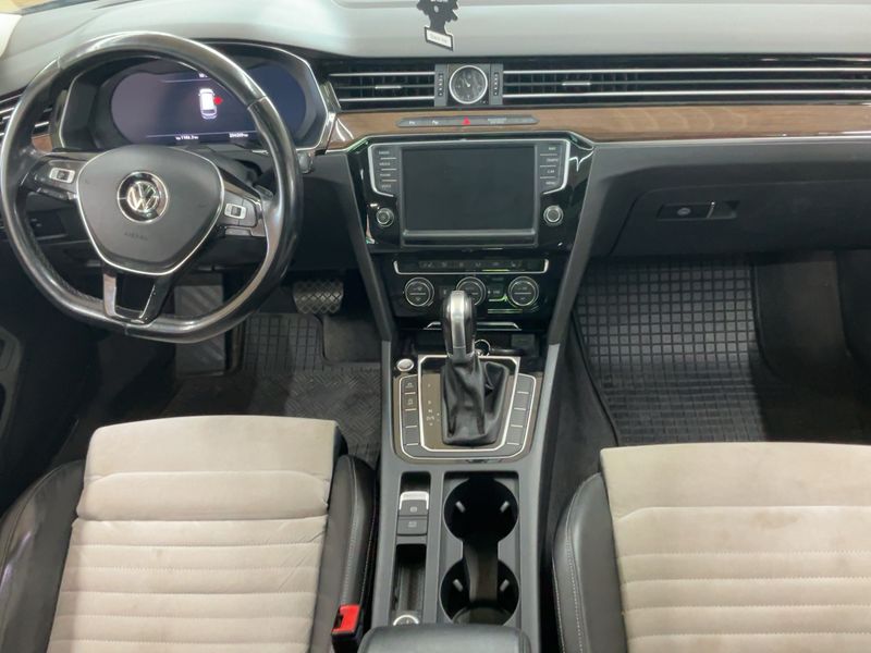 Volkswagen Passat 2.0 TDI Highline BlueMotion Tech 2015 – снимка 18