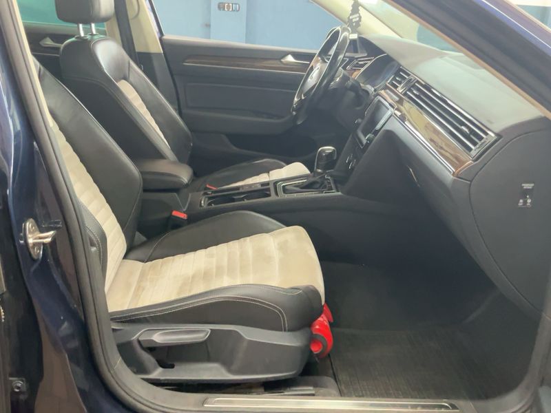 Volkswagen Passat 2.0 TDI Highline BlueMotion Tech 2015 – снимка 17