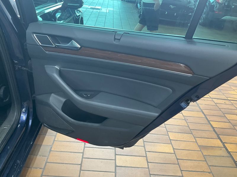 Volkswagen Passat 2.0 TDI Highline BlueMotion Tech 2015 – снимка 27