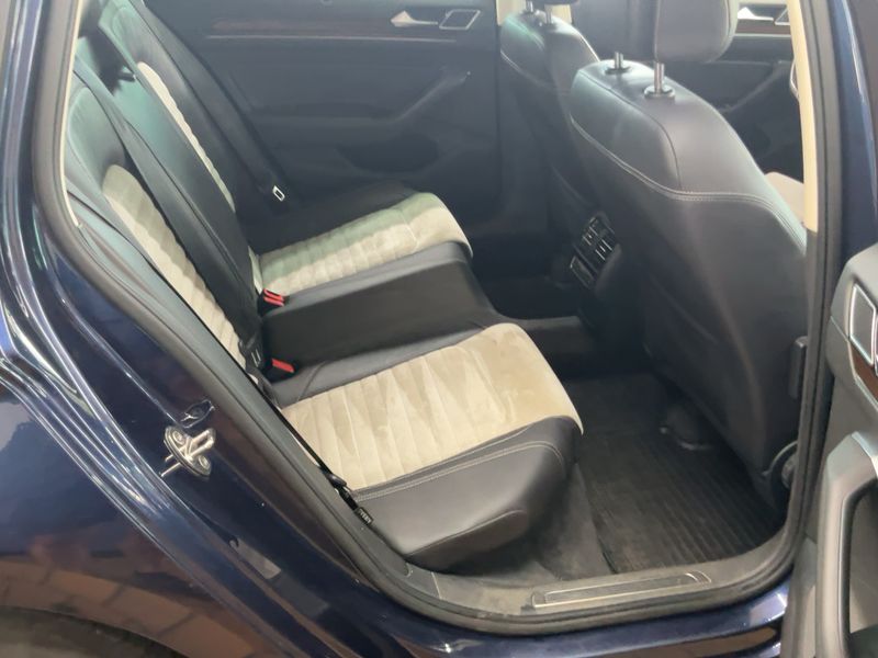 Volkswagen Passat 2.0 TDI Highline BlueMotion Tech 2015 – снимка 20