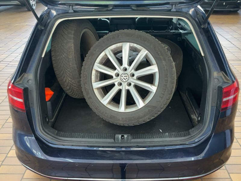 Volkswagen Passat 2.0 TDI Highline BlueMotion Tech 2015 – снимка 16