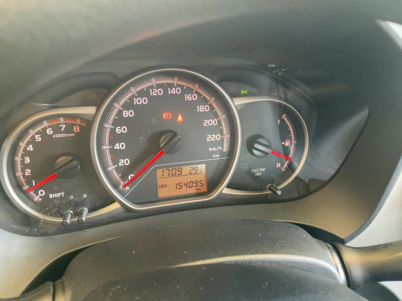 Toyota Yaris 1.0 VVT-i Cool 2016 – снимка 18