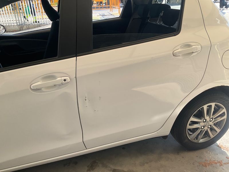 Toyota Yaris 1.0 VVT-i Cool 2016 – снимка 26