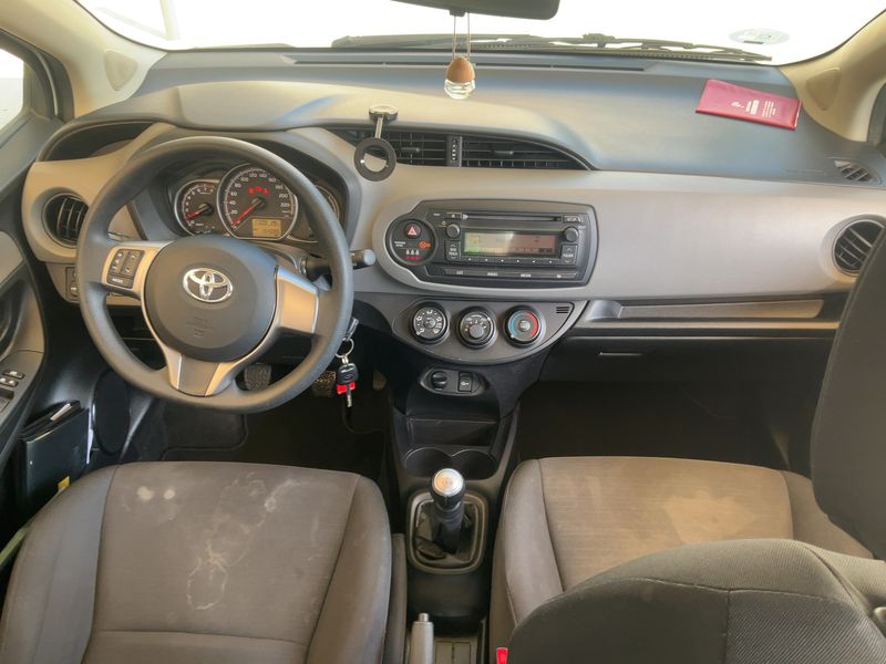 Toyota Yaris 1.0 VVT-i Cool 2016 – снимка 17