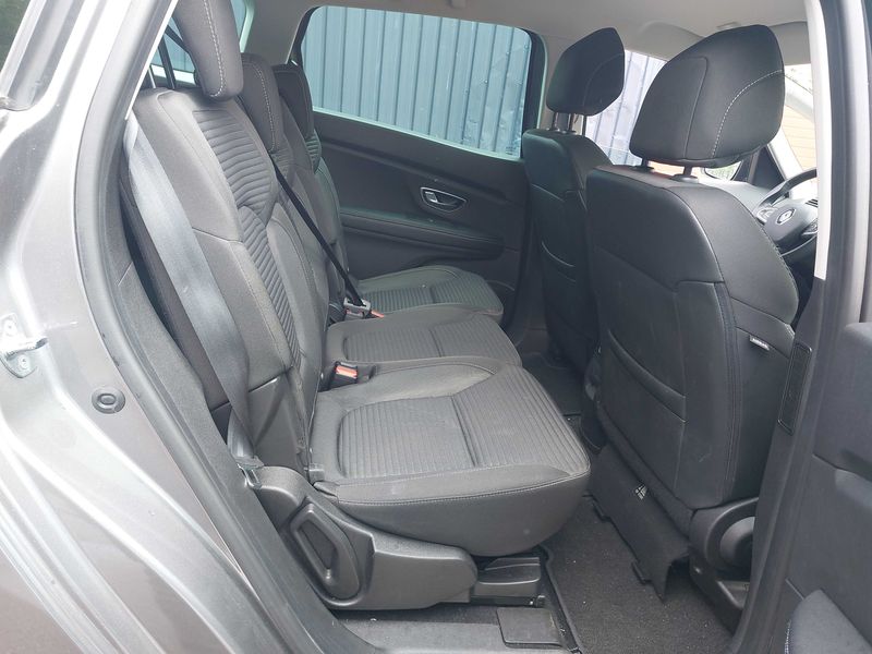 Renault Grand Scenic 1.7 BLUE dCi Grand Business Edition 2020 – снимка 14