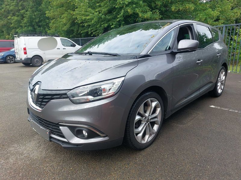 Renault Grand Scenic 1.7 BLUE dCi Grand Business Edition 2020 – снимка 2
