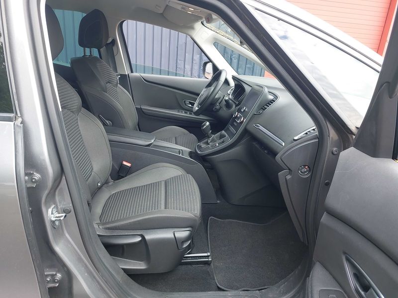Renault Grand Scenic 1.7 BLUE dCi Grand Business Edition 2020 – снимка 10