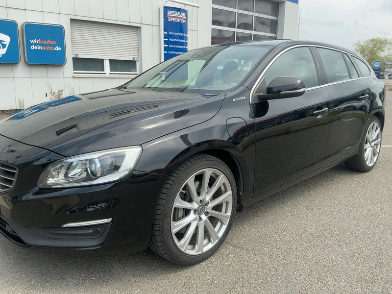 Volvo V60 2.4 T6 Plug-in Hybrid Momentum AWD 2017 – снимка 1
