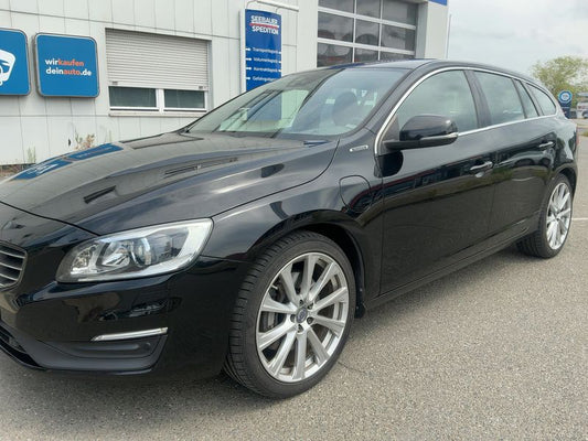 Volvo V60 2.4 T6 Plug-in Hybrid Momentum AWD 2017 – снимка 1