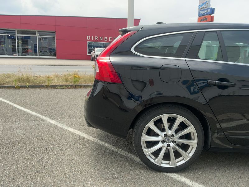 Volvo V60 2.4 T6 Plug-in Hybrid Momentum AWD 2017 – снимка 8