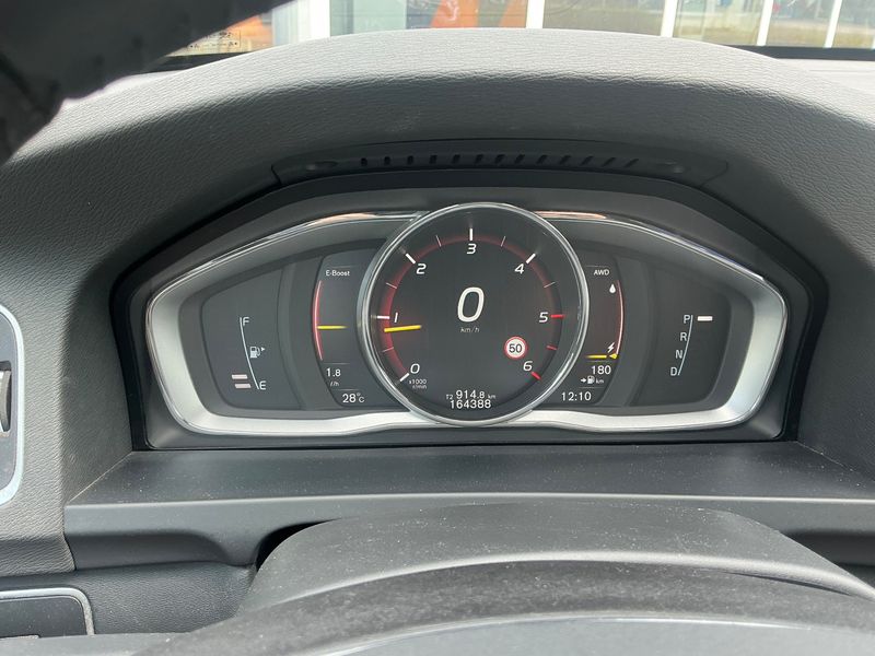 Volvo V60 2.4 T6 Plug-in Hybrid Momentum AWD 2017 – снимка 19