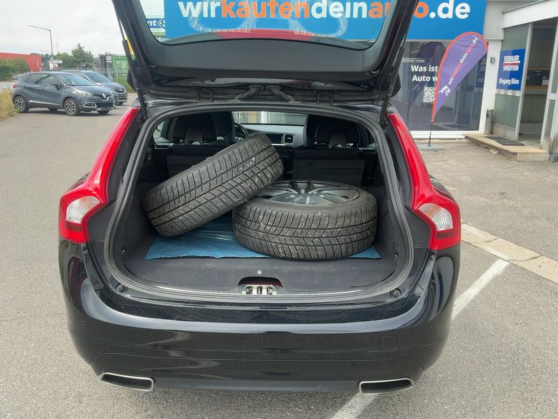 Volvo V60 2.4 T6 Plug-in Hybrid Momentum AWD 2017 – снимка 16