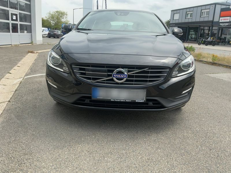 Volvo V60 2.4 T6 Plug-in Hybrid Momentum AWD 2017 – снимка 14
