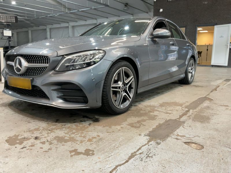 Mercedes-Benz C-Klasse C 180 AMG Line 2020 – снимка 2