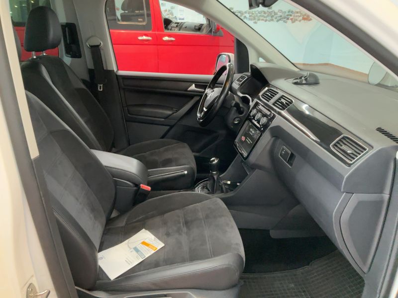 Volkswagen Caddy 2.0 TDI Highline BlueMotion Tech 2018 – снимка 16