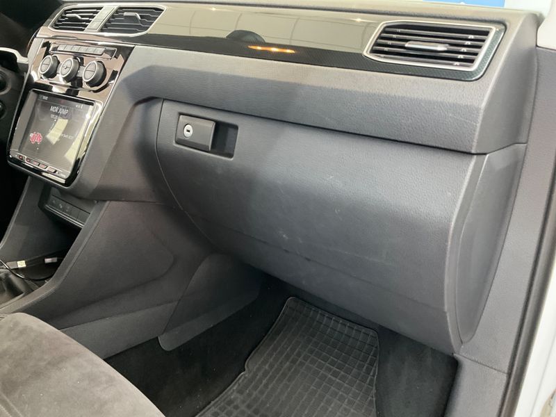 Volkswagen Caddy 2.0 TDI Highline BlueMotion Tech 2018 – снимка на щета 36